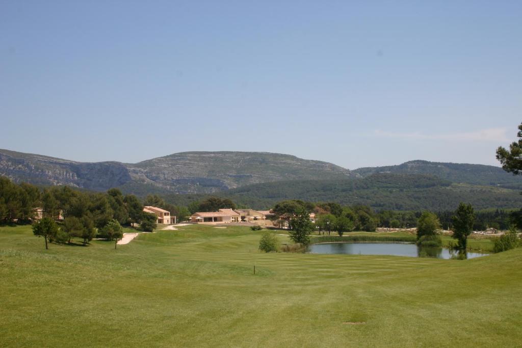 Madame Vacances Residence Provence Country Club Saumane-de-Vaucluse ห้อง รูปภาพ