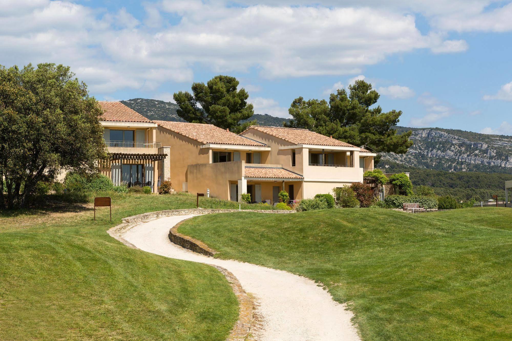 Madame Vacances Residence Provence Country Club Saumane-de-Vaucluse ภายนอก รูปภาพ